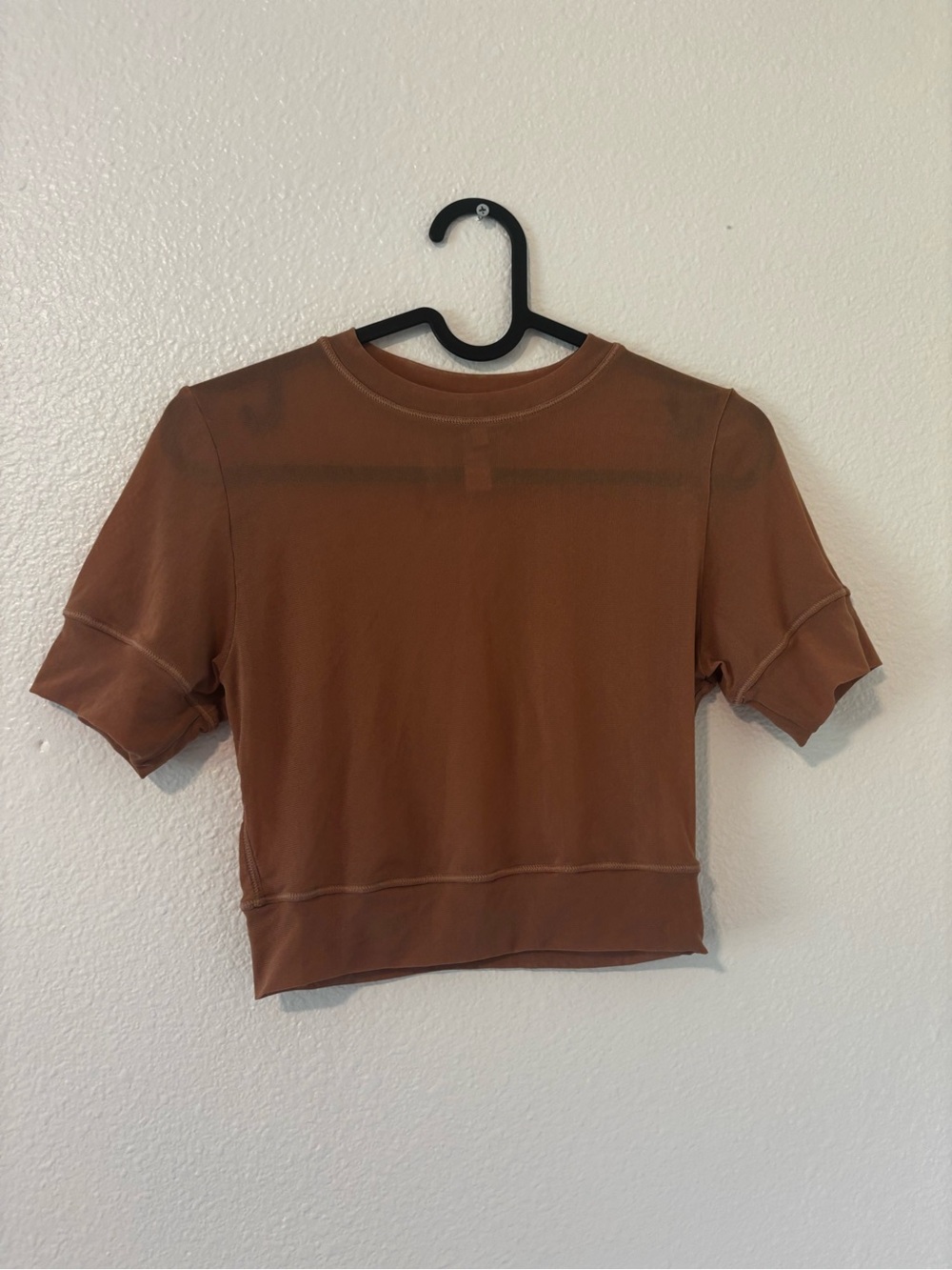 SKIMS Short Sleeve Crop Top in Warm Chestnut